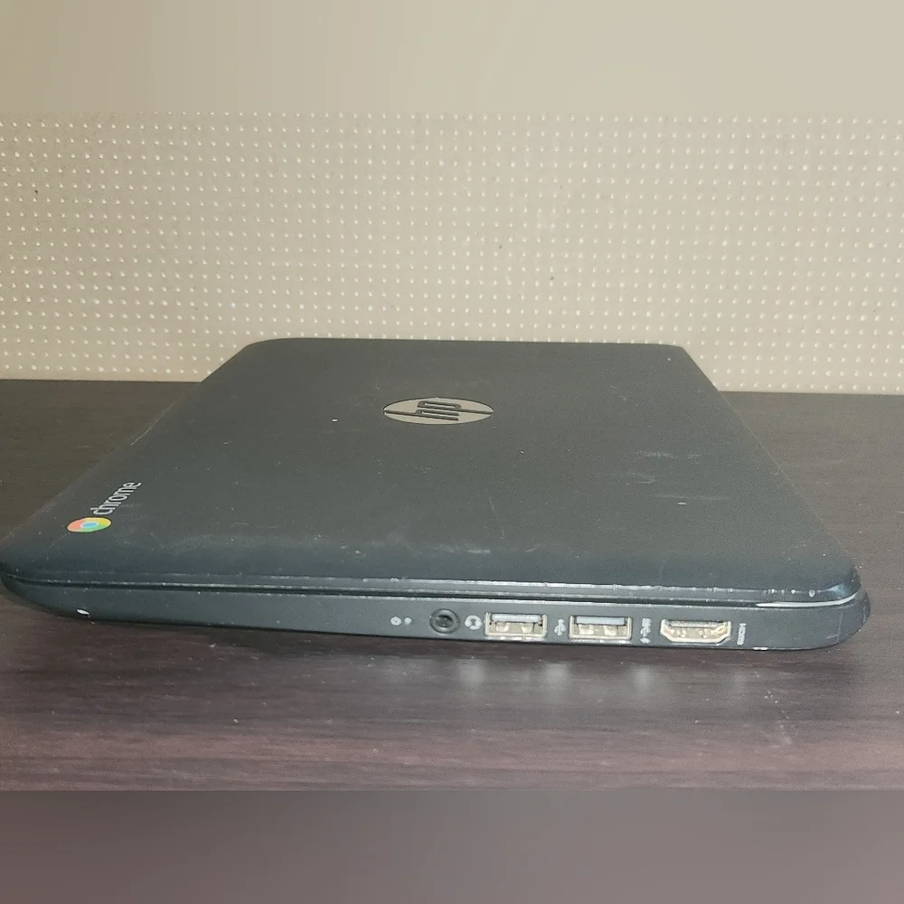 HP Chromebook 11 G4 (Celeron N2840 2.16GHz, 16GB SSD, 4GB RAM, Chrome OS)